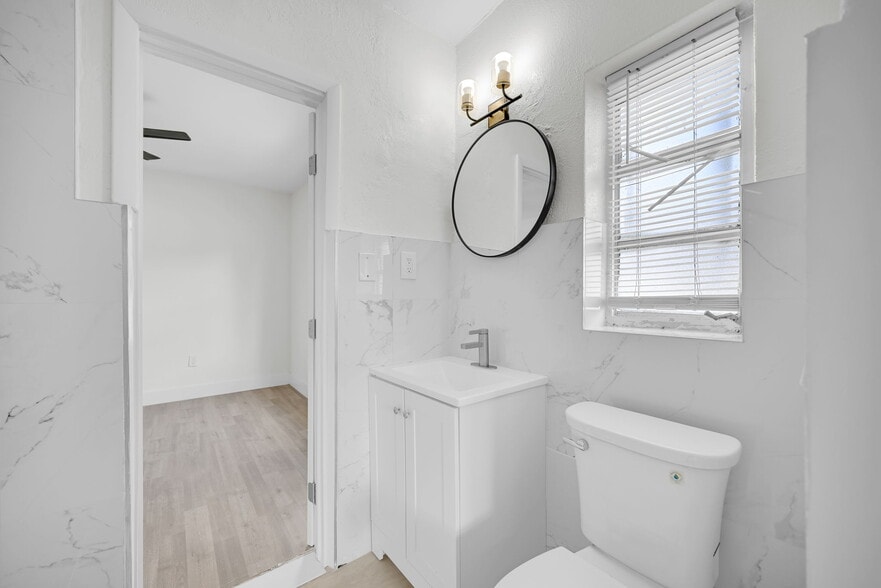 Building Photo - 503 NW 47th St