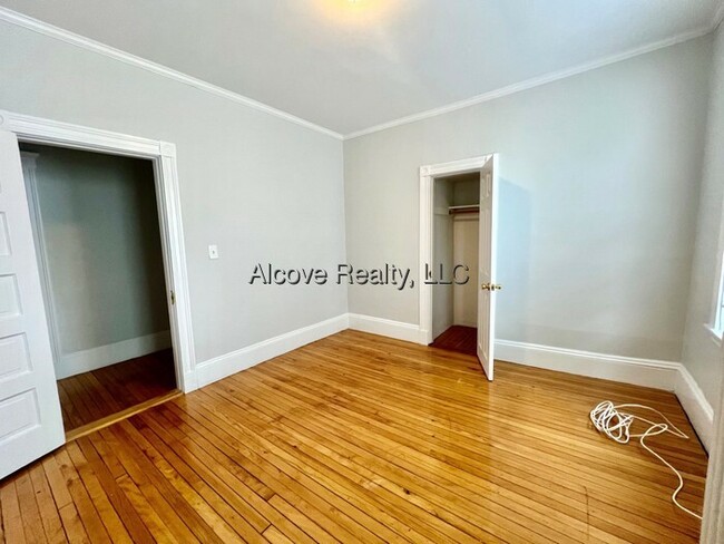 Building Photo - 15 Farragut Ave