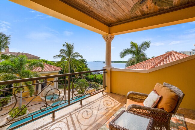 Building Photo - 1363 Oceanview Dr