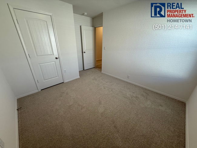 Building Photo - 10 Sourdough Crk Ln