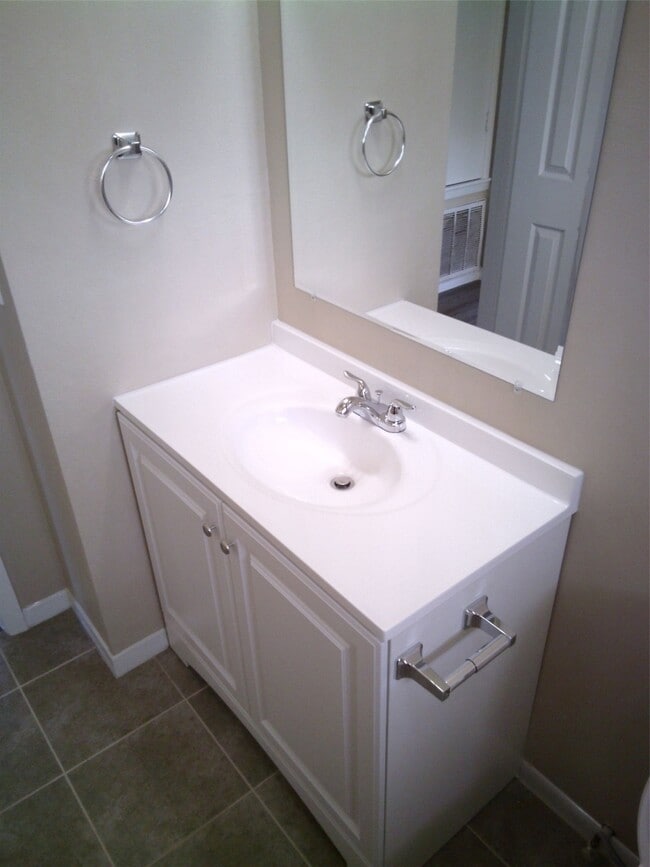 Building Photo - 11642 Harrow St