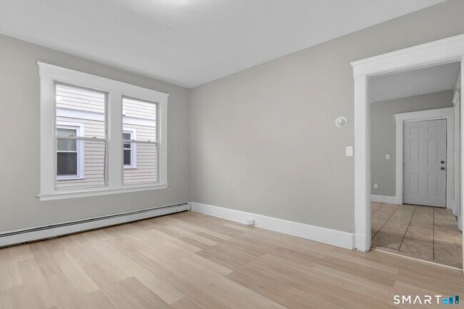 Building Photo - 260 Orchard St