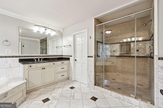 Building Photo - 1578 Lincoln Ave SE