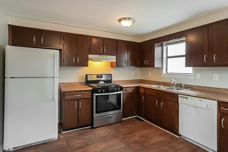 Building Photo - 5840 Pair Ct