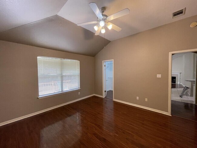 Building Photo - 1412 Firebush Dr