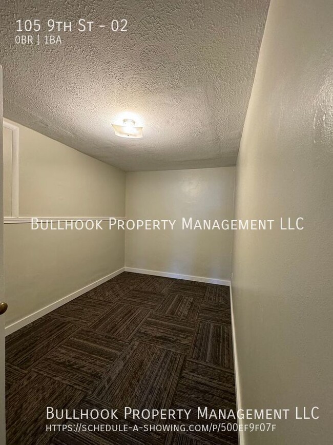 Building Photo - Freshly updated - Studio apartment - close...