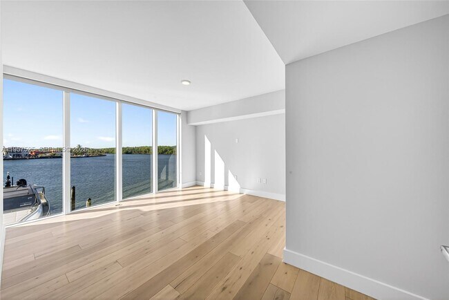 Building Photo - 400 Sunny Isles Blvd