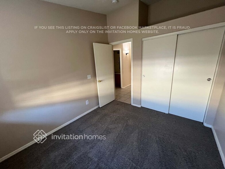 Building Photo - 5703 N 67th Dr
