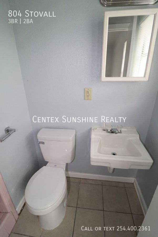 Building Photo - 804 Stovall-