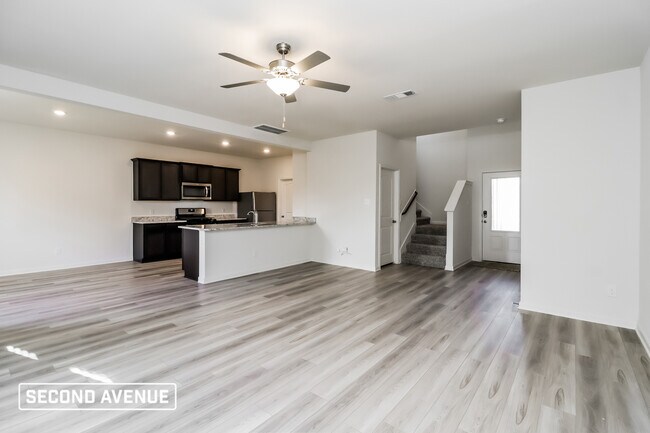 Building Photo - 504 Bennie Leonard St