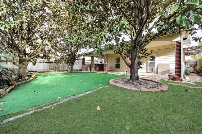Building Photo - 18315 Brenwood Menor Dr