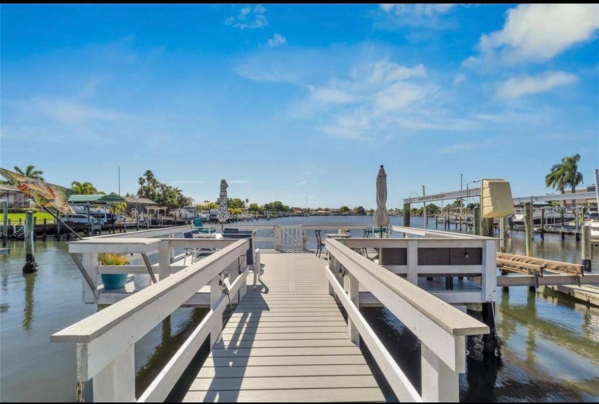 Building Photo - 960 Apollo Beach Blvd