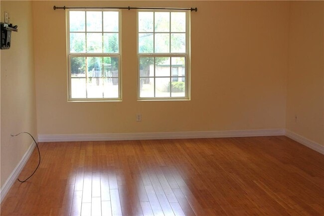 Building Photo - 200 N Kings Canyon Dr