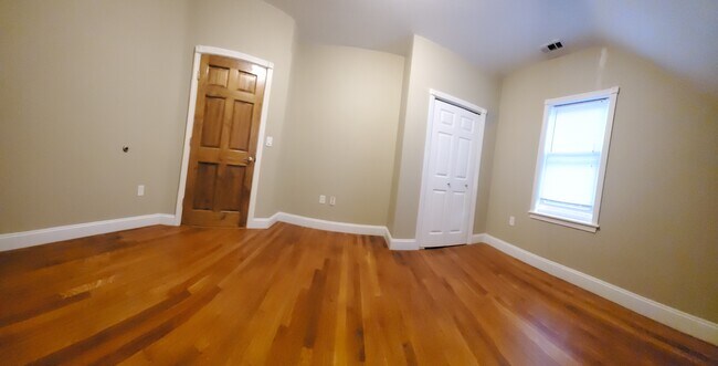 Bedroom - 29 Bridges St