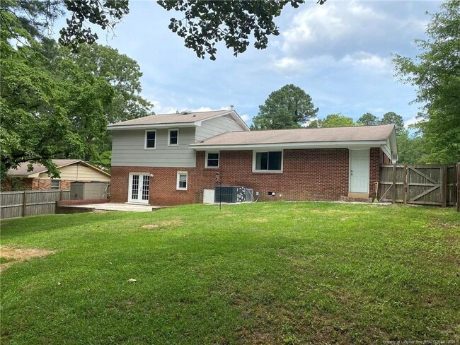 Building Photo - 3308 Cranbrook Dr
