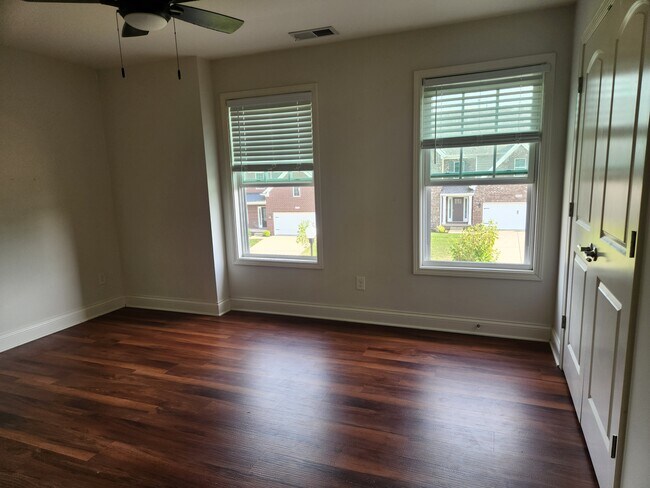Building Photo - 16613 Rockcrest View Ln
