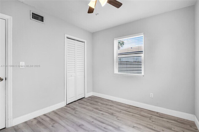 Building Photo - 4500 NE 18th Ave