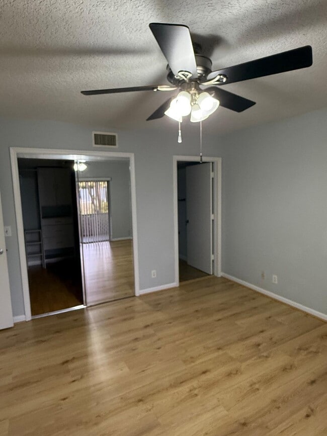 Building Photo - 2335 SW 22nd Ave