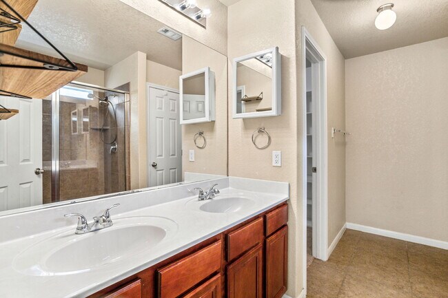 Building Photo - 9303 Ingleton