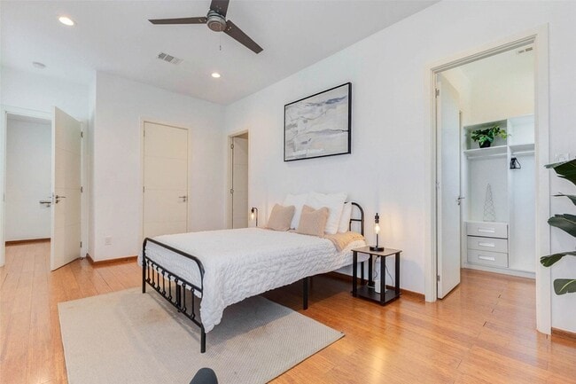 Building Photo - 4115 Chartres St