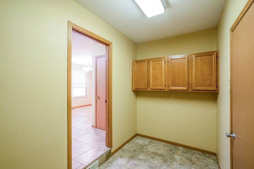 Building Photo - 4131 Les Cherbourg Ln