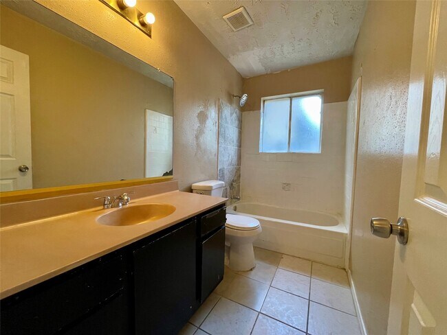 Building Photo - 11019 Almond Grove