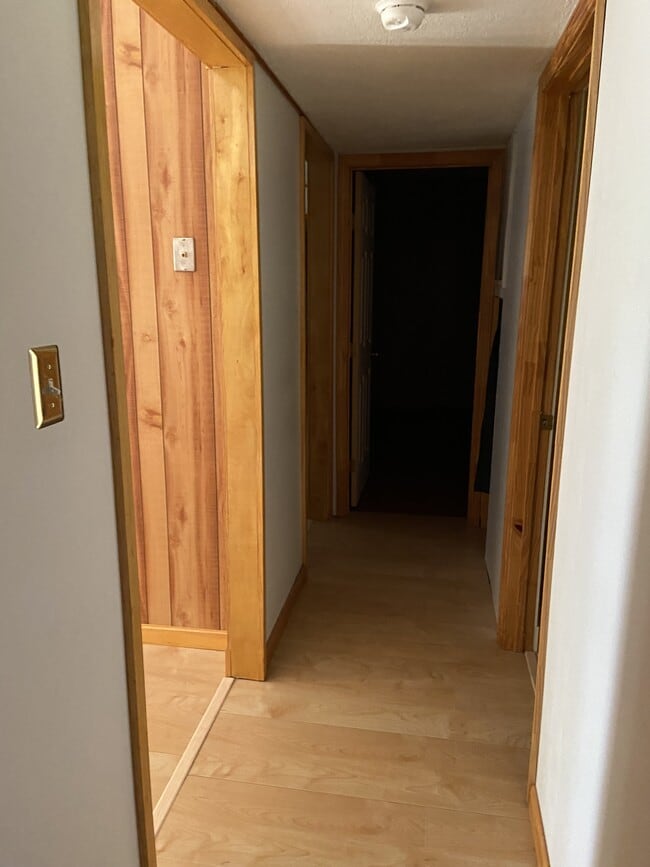 Building Photo - 18601 Honeysuckle Ln