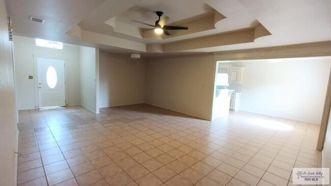 Building Photo - 4860 Larkspur Dr