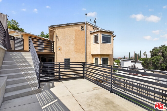 Building Photo - 11029 Eldora Ave