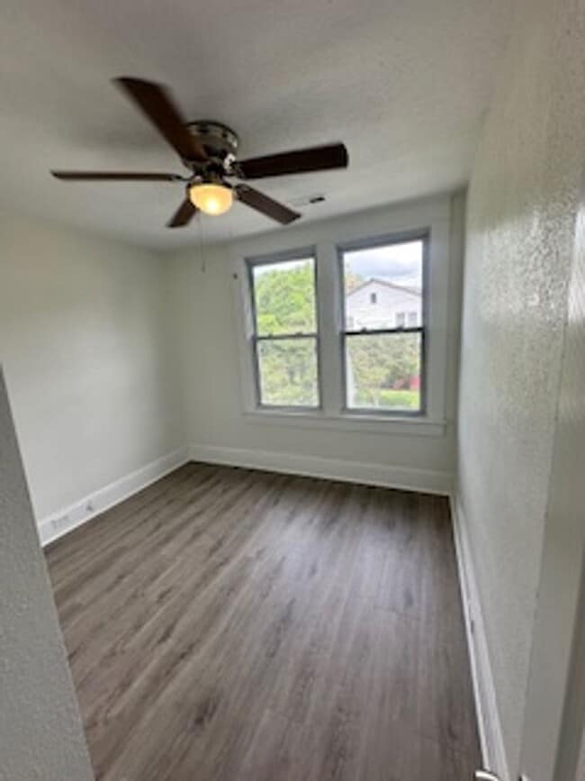 Building Photo - Fully renovated house for Rent!