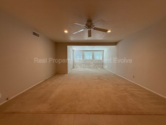 Building Photo - 4849 E Lake Point Cir