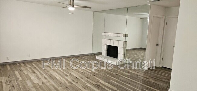 Building Photo - 6162 Hidden Oaks St