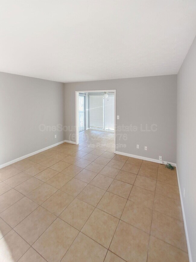 Building Photo - 1305 Augusta Dr