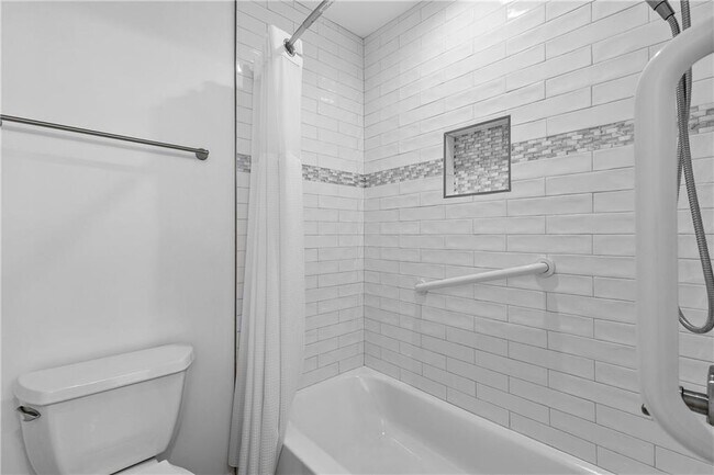 Building Photo - 755 Nile Dr