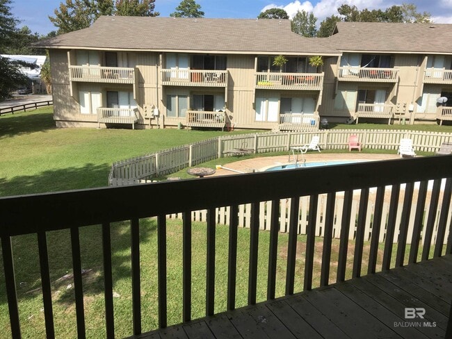 Building Photo - 2066 Sea Cliff Dr N