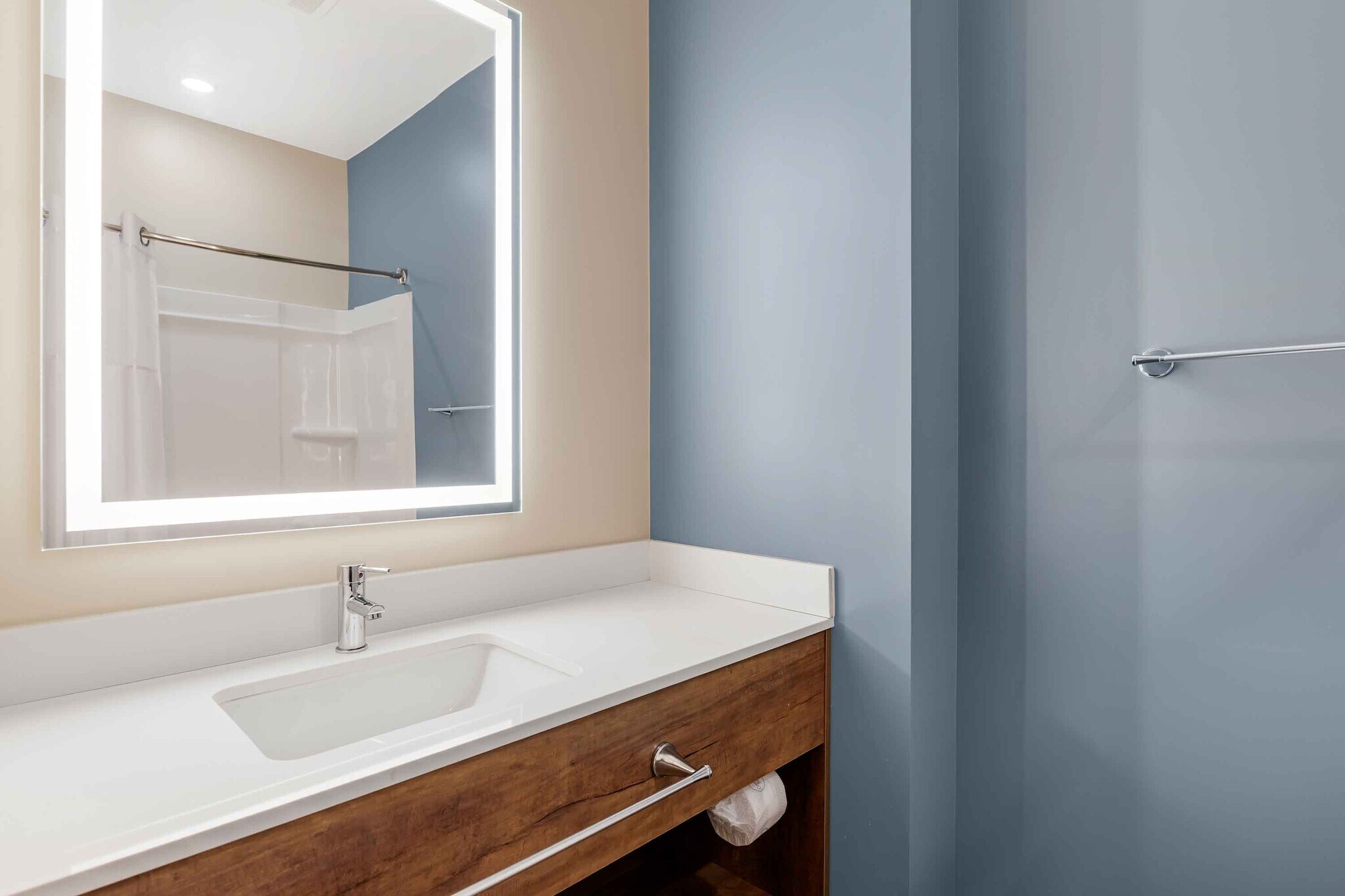 Building Photo - Furnished Studio-Charlottesville