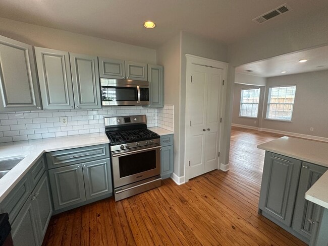 Building Photo - 5513 Avenue F