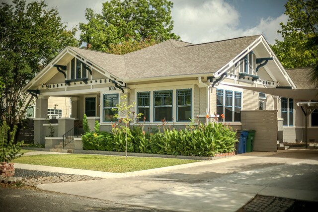 Primary Photo - 1037 W Craig Pl