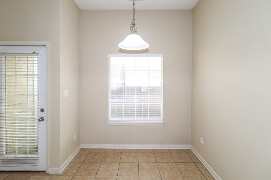 Building Photo - 6804 Kamali Ave