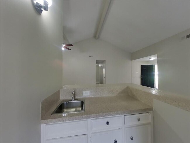 Building Photo - 6906 Falling Waters Dr