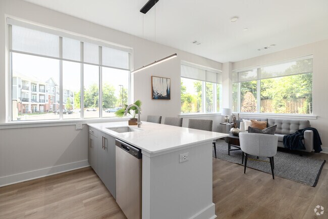 2BR, 2BA - 1,026SF - Kitchen - Horizon at Heritage Court