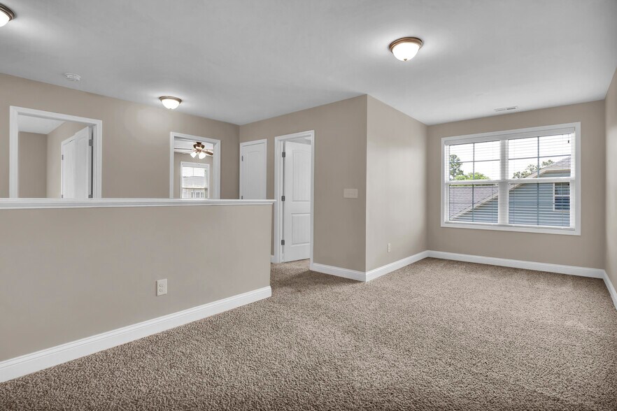 Building Photo - 315 Red Cedar Dr