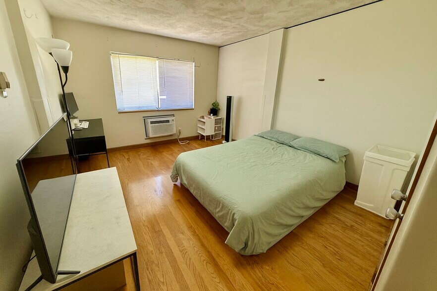 Building Photo - 1116 Commonwealth Ave