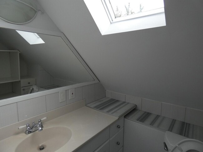 Building Photo - 26411 Belanger St