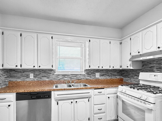 Building Photo - 4325 Prairie Ln