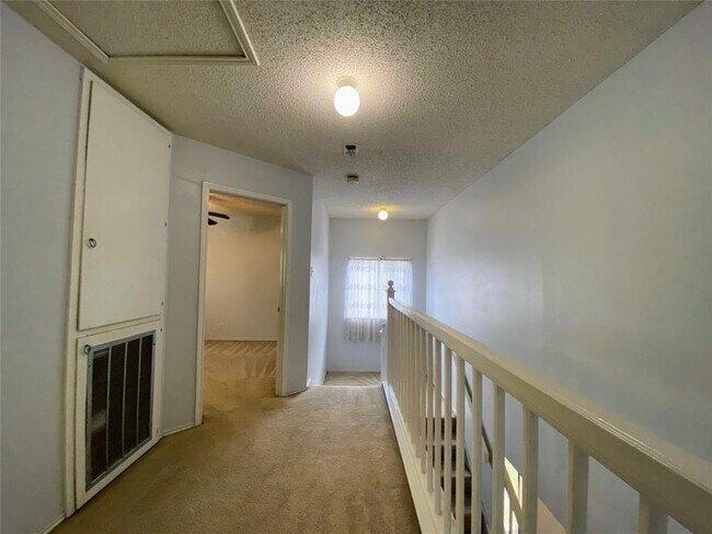 Building Photo - 3215 Tree Grove Dr
