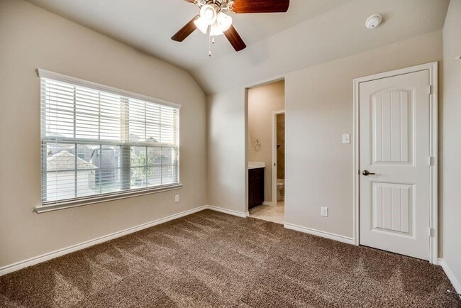 Building Photo - 10129 Leander Pl