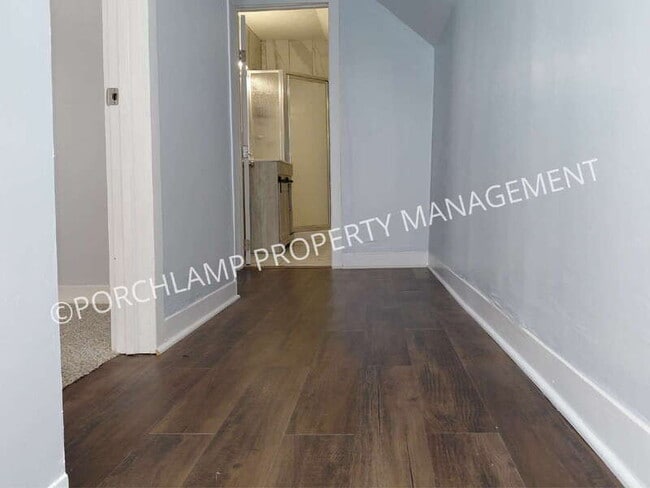 Building Photo - 606 Houston Ave