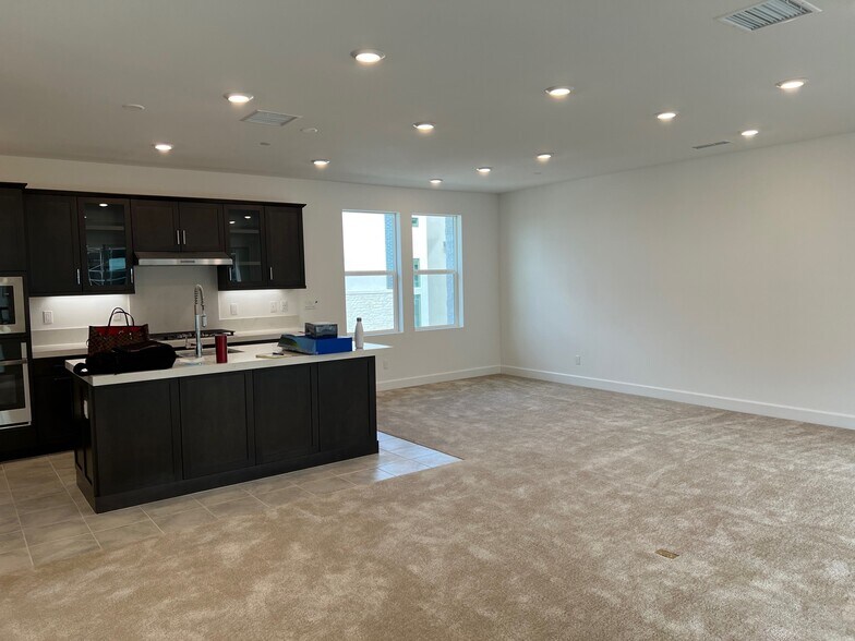 Building Photo - 8144 Rose Quartz Cir