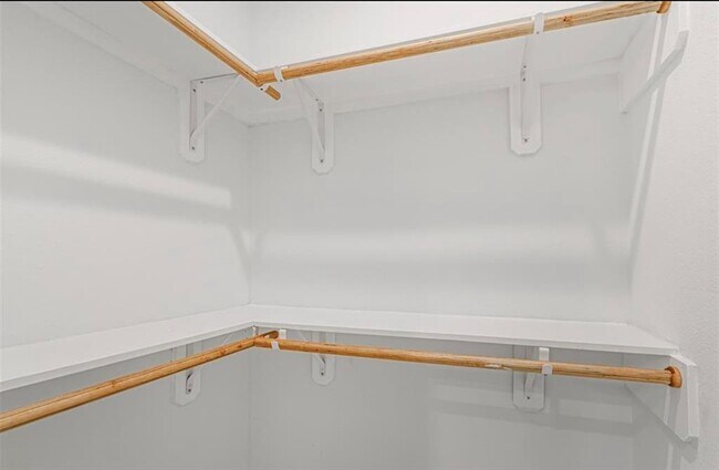 Building Photo - 8204 Moon Beam St